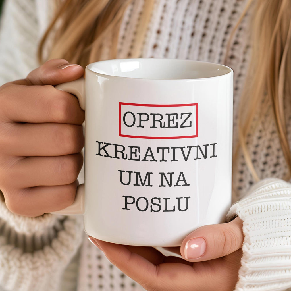 Bijela Šalica sa Tiskom "Oprez kreativni um na poslu",  šalica za poklon -  SA225
