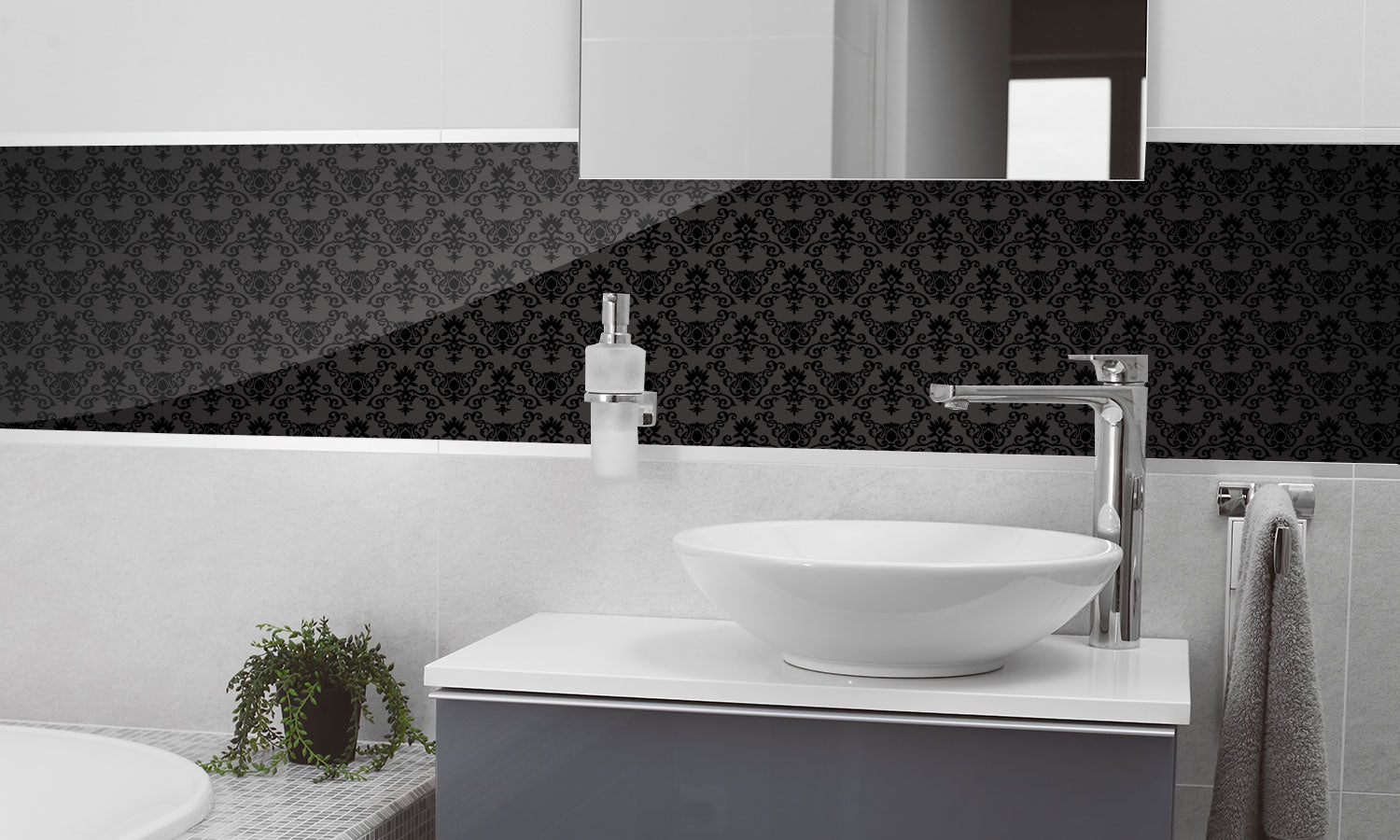 Plošče za kuhinje Black Seamless floral Pattern - PVC plošče / Pleksi steklo - s tiskom za kuhinjo, Zidne obloge PKU367-Life-decor.si