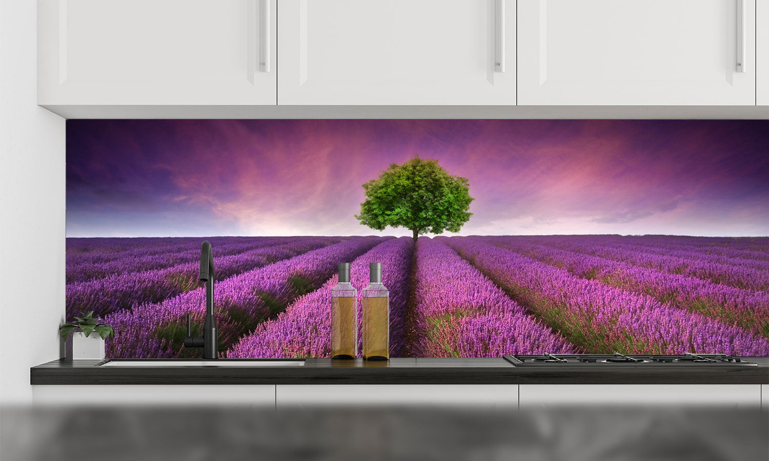 Plošče za kuhinje Stunning lavender field - PVC plošče / Pleksi steklo - s tiskom za kuhinjo, Zidne obloge PKU217-Life-decor.si