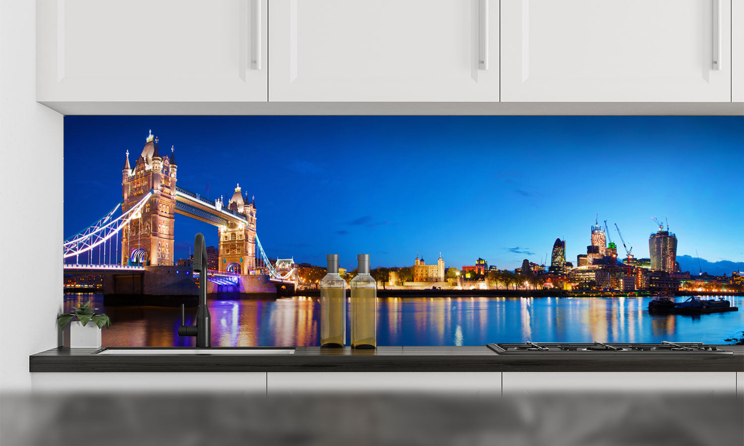 Plošče za kuhinje Tower Bridge in London - PVC plošče / Pleksi steklo - s tiskom za kuhinjo, Zidne obloge PKU239-Life-decor.si