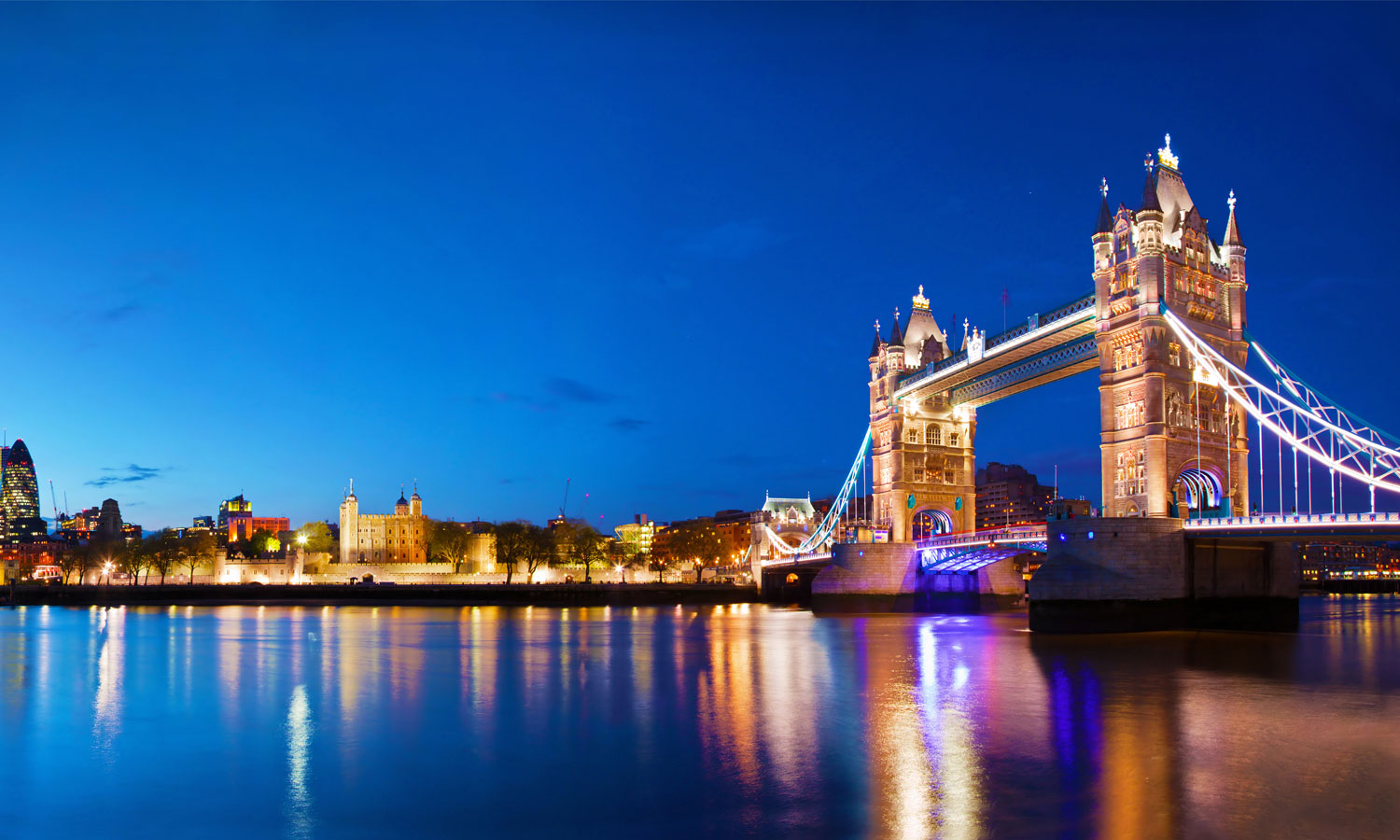 Plošče za kuhinje Tower Bridge in London - PVC plošče / Pleksi steklo - s tiskom za kuhinjo, Zidne obloge PKU239-Life-decor.si