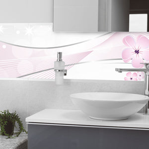 Plošče za kuhinje White and pink floral design - PVC plošče / Pleksi steklo - s tiskom za kuhinjo, Zidne obloge PKU158-Life-decor.si