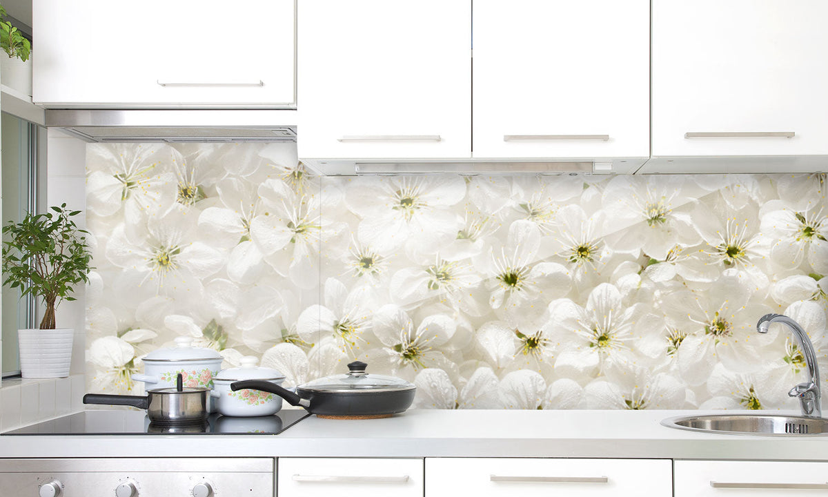 Plošče za kuhinje White cherry flowers - PVC plošče / Pleksi steklo - s tiskom za kuhinjo, Zidne obloge PKU023-Life-decor.si