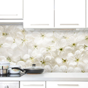 Plošče za kuhinje White cherry flowers - PVC plošče / Pleksi steklo - s tiskom za kuhinjo, Zidne obloge PKU023-Life-decor.si