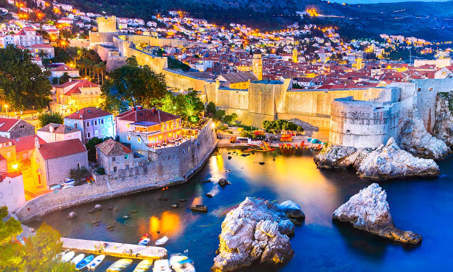 Samolepilne stenske Fototapeta Dubrovnik by night SW661-Life-decor.si