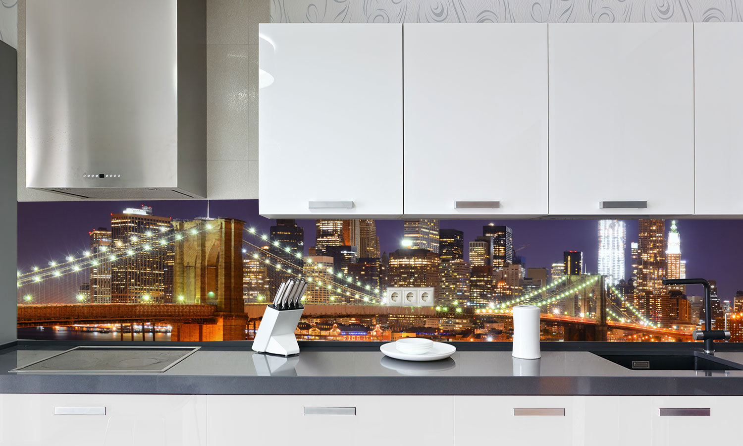 Stakla za kuhinje Manhattan Skyline - PVC plošče / Pleksi steklo - s tiskom za kuhinjo, Zidne obloge PKU301-Life-decor.si