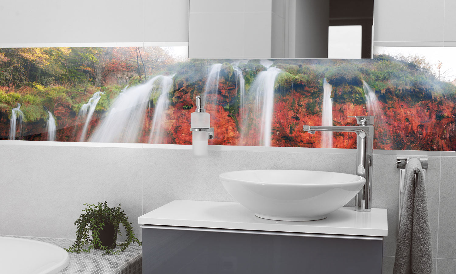 Stakla za kuhinje Plitvice Waterfalls - PVC plošče / Pleksi steklo - s tiskom za kuhinjo, Zidne obloge PKU309-Life-decor.si