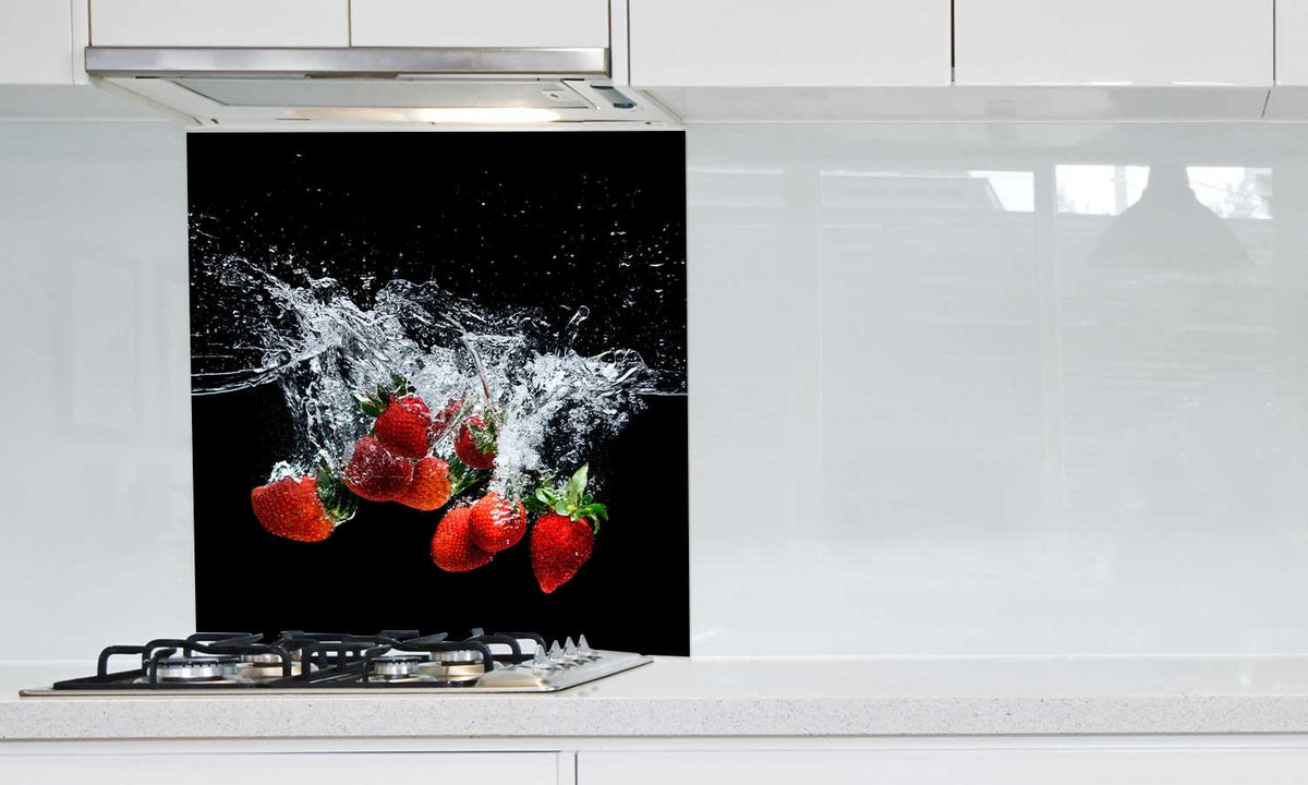 Zaštitnik od prskanja vodom Strawberries, kaljeno staklo - KA030