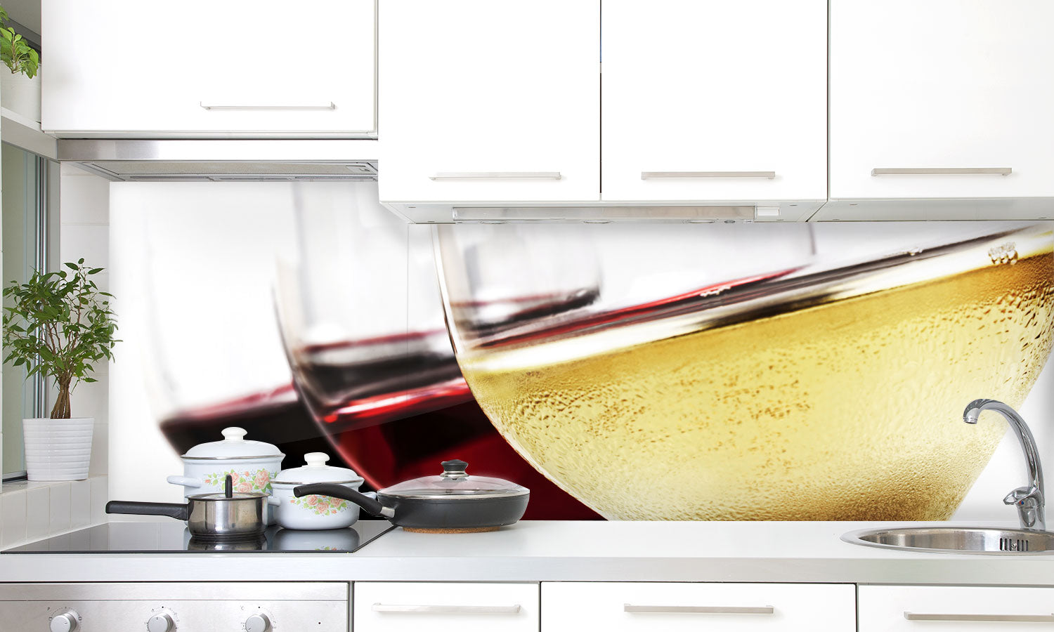 Kuhinjski paneli Wine Glasses over White - Pleksi steklo - s tiskom za kuhinjo, Stenske obloge PKU0193