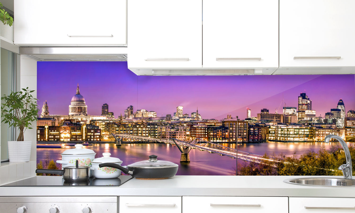 Kuhinjski paneli City of London at twilight - Stekleni / PVC plošče / Pleksi steklo - s tiskom za kuhinjo, Stenske obloge PKU0251 - Life-decor.si