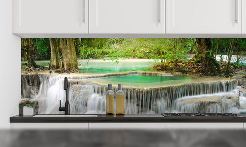 Kuhinjski paneli Deep forest Waterfall - Stekleni / PVC plošče / Pleksi steklo - s tiskom za kuhinjo, Stenske obloge PKU0311 - Life-decor.si