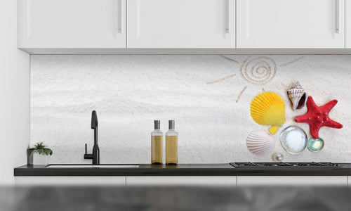 Kuhinjski paneli  Sea shells on sand - Stekleni / PVC plošče / Pleksi steklo - s tiskom za kuhinjo, Stenske obloge PKU0384 - Life-decor.si