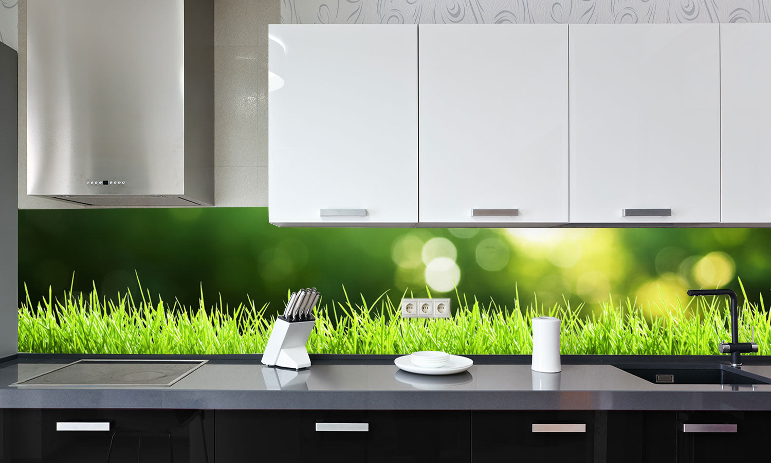 Kuhinjski paneli  Green grass - Stekleni / PVC plošče / Pleksi steklo - s tiskom za kuhinjo, Stenske obloge PKU0393 - Life-decor.si